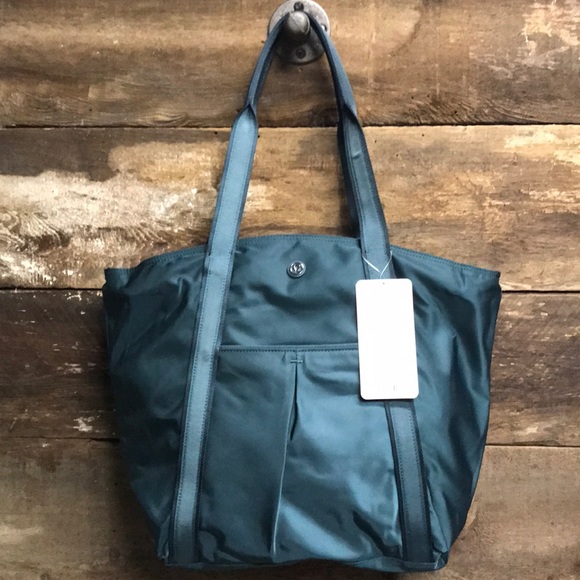 michael kors peyton medium size